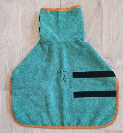 green robe